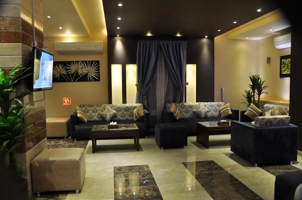 Al Bustan Crown Hotel 2 Arar Exteriör bild