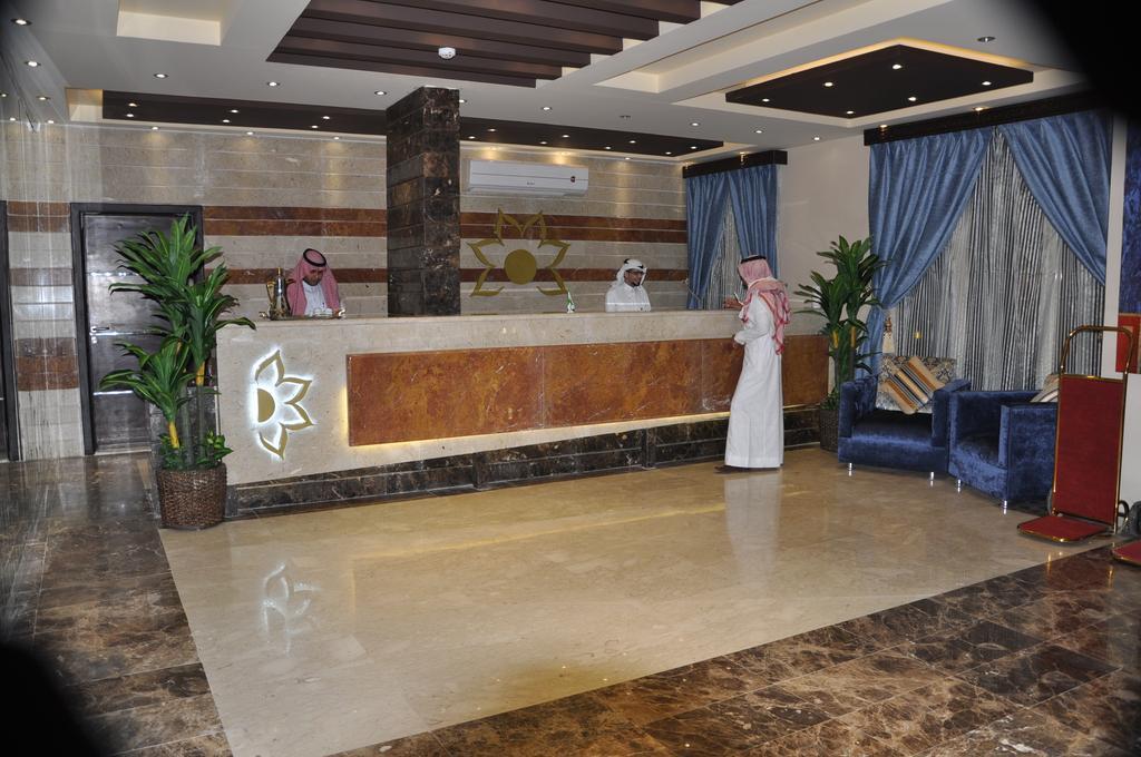 Al Bustan Crown Hotel 2 Arar Exteriör bild