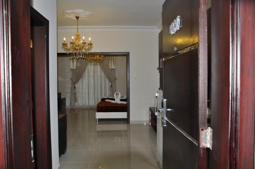 Al Bustan Crown Hotel 2 Arar Exteriör bild